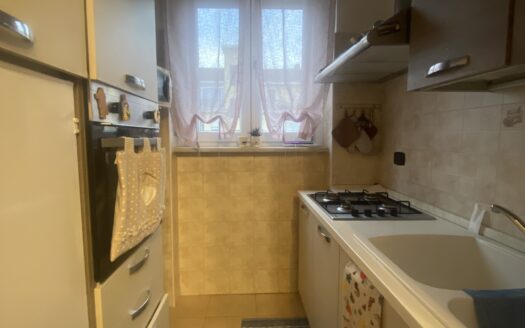 SPLENDIDO TRILOCALE DI AMPIA METRATURA