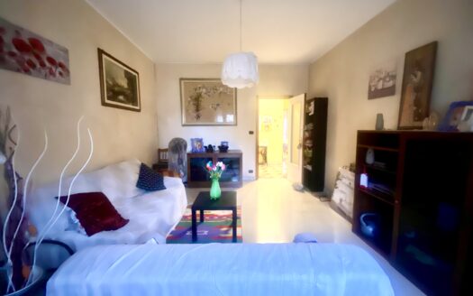 SPLENDIDO TRILOCALE DI AMPIA METRATURA