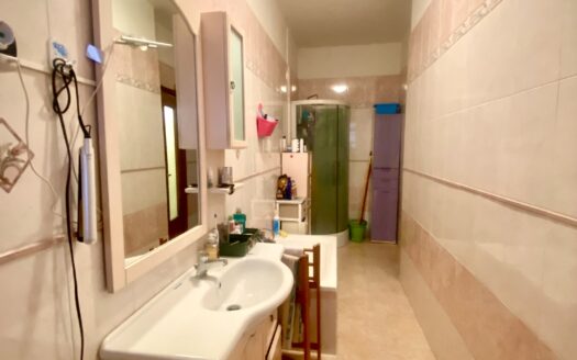 SPLENDIDO TRILOCALE DI AMPIA METRATURA