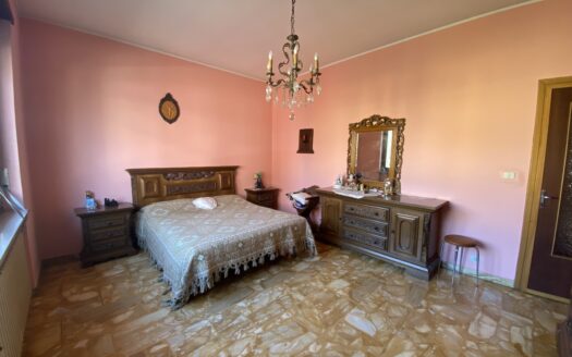 VILLA INDIPENDENTE CON GIARDINO