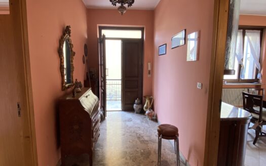 VILLA INDIPENDENTE CON GIARDINO