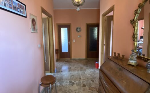 VILLA INDIPENDENTE CON GIARDINO