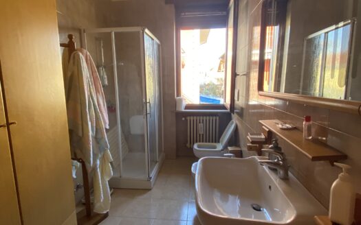 VILLA INDIPENDENTE CON GIARDINO