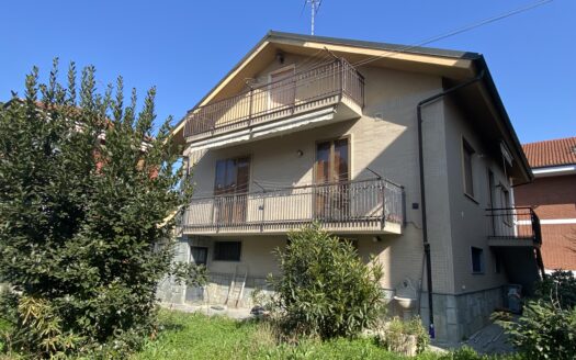 VILLA INDIPENDENTE CON GIARDINO