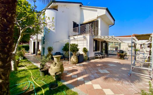 Villa unifamiliare via dei Villini 2/1, Borgaretto, Beinasco