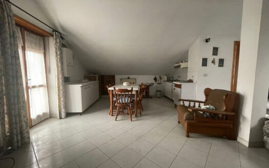 VILLA INDIPENDENTE CON GIARDINO