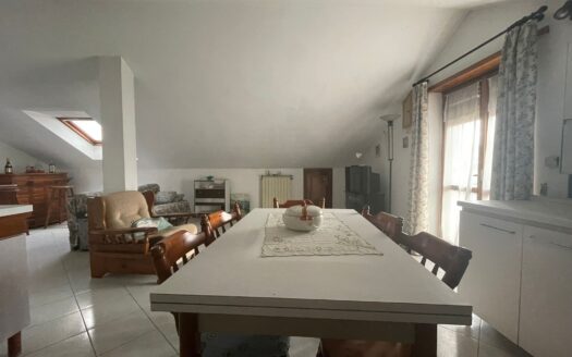 VILLA INDIPENDENTE CON GIARDINO