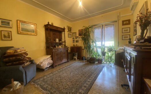 SPLENDIDO QUADRILOCALE CON BOX AUTO