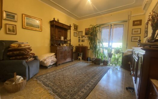 SPLENDIDO QUADRILOCALE CON BOX AUTO