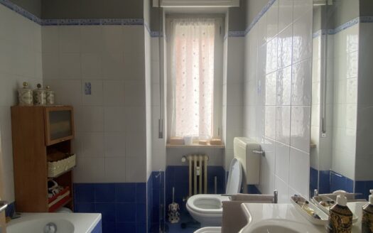 SPLENDIDO QUADRILOCALE CON BOX AUTO