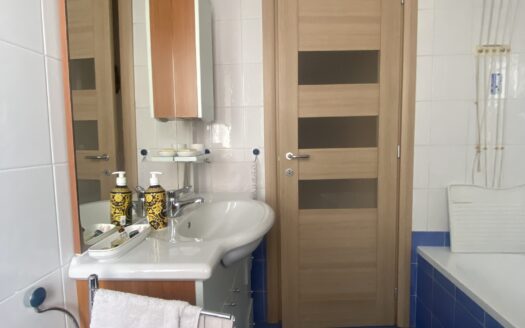 SPLENDIDO QUADRILOCALE CON BOX AUTO