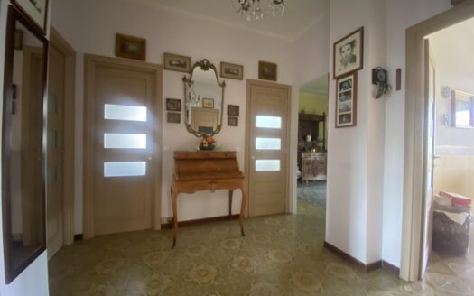 SPLENDIDO QUADRILOCALE CON BOX AUTO