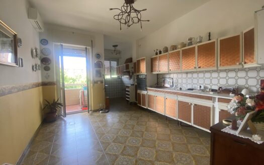 SPLENDIDO QUADRILOCALE CON BOX AUTO