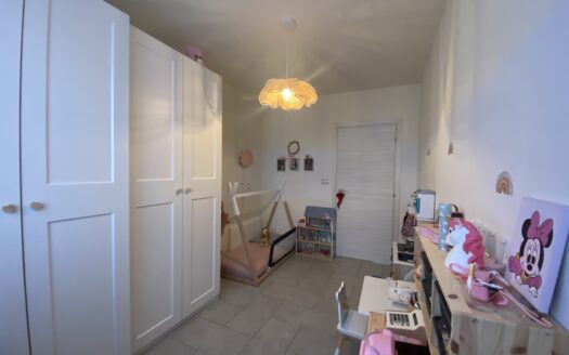 Alloggio 4 locali ristrutturato con box