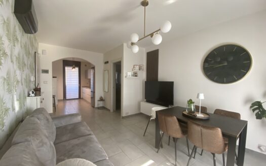 Alloggio 4 locali ristrutturato con box