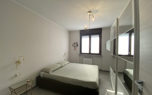 Alloggio 4 locali ristrutturato con box