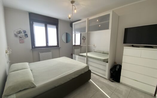 Alloggio 4 locali ristrutturato con box