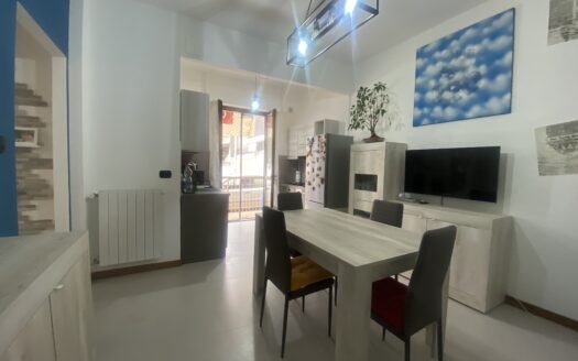 BILOCALE IN PICCOLA PALAZZINA