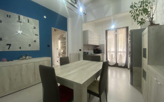 BILOCALE IN PICCOLA PALAZZINA