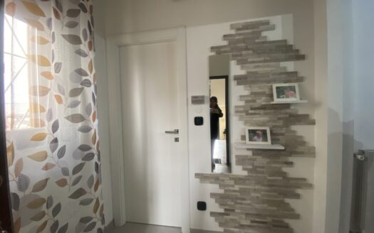 BILOCALE IN PICCOLA PALAZZINA