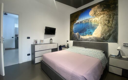 BILOCALE IN PICCOLA PALAZZINA