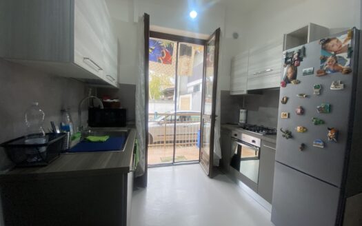 BILOCALE IN PICCOLA PALAZZINA