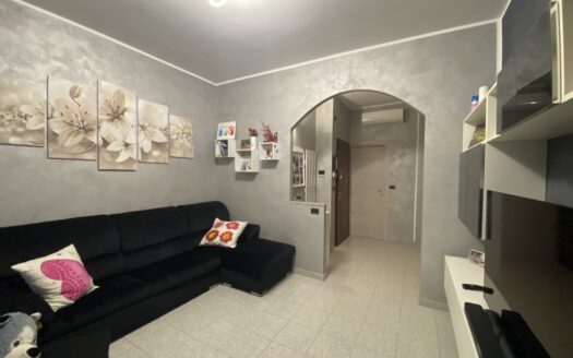 Trilocale completamente arredato con box auto