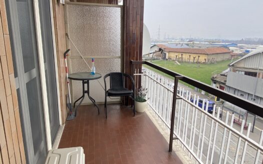 Trilocale completamente arredato con box auto