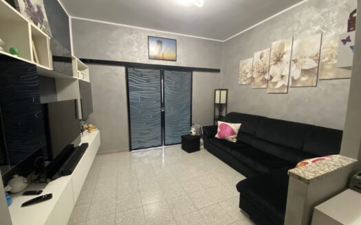 Trilocale completamente arredato con box auto